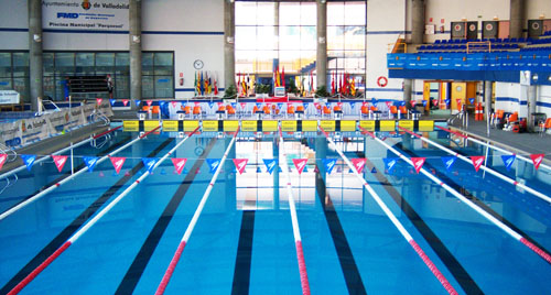 Interior piscina climatizada