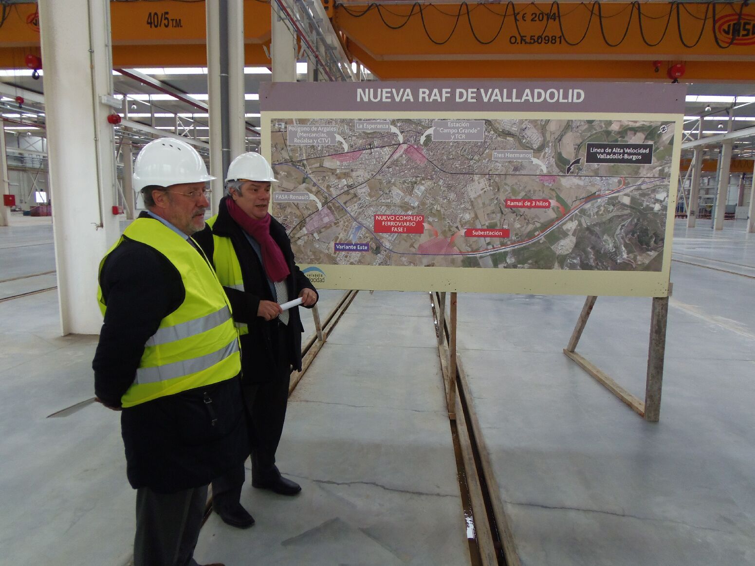 Un técnico explica las particularidades del nuevo complejo ferroviario de RENFE